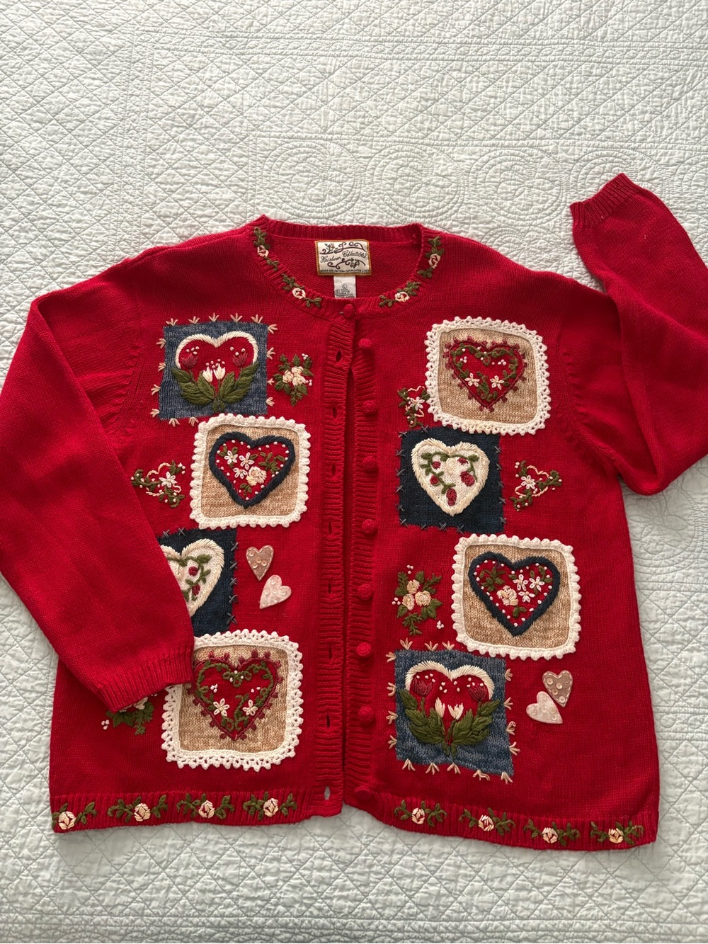 Vintage Heirloom Collectibles hand embroidered hearts cardigan. Size large.